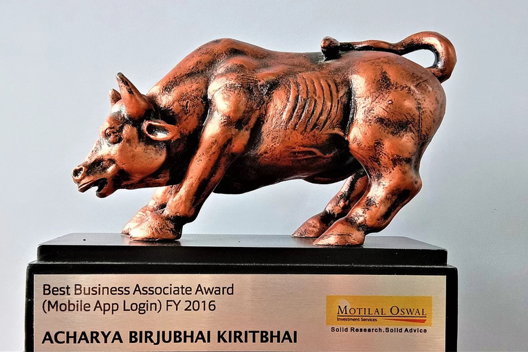 https://birjuacharyacfp.com/wp-content/uploads/2022/01/Best-Business-Associate-Award.jpg